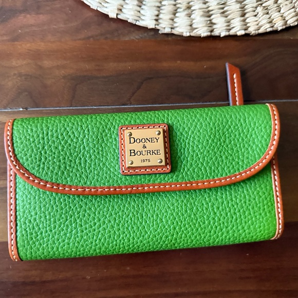 Dooney & Bourke Leather Wallet Leaf - Picture 1 of 2